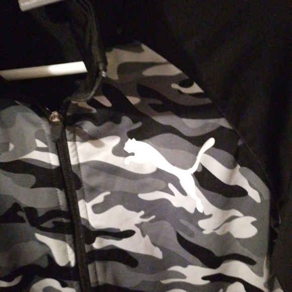 Puma Black and Gray Windbreaker with Camo Design - Picture 2 of 5